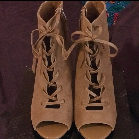 Size 11 Sam Edelman booties - Picture 3 of 5